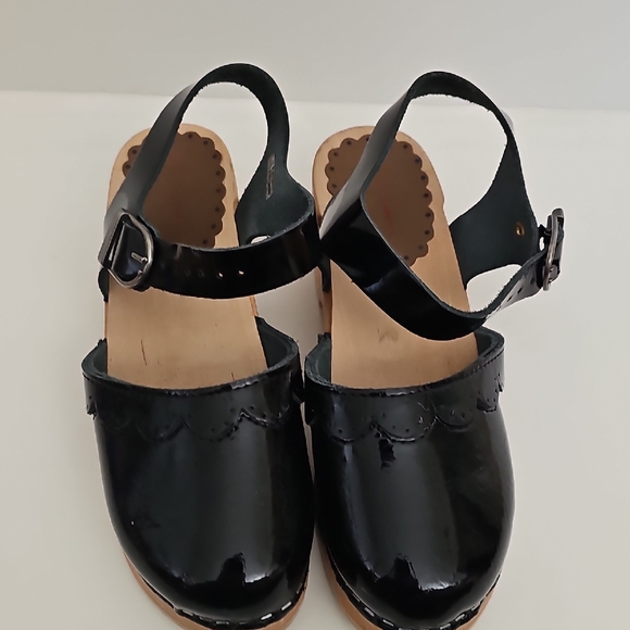 Girls Hanna Andersson Black Patent Leather Mary Jane Clogs Shoe. Size 35 - Picture 3 of 11